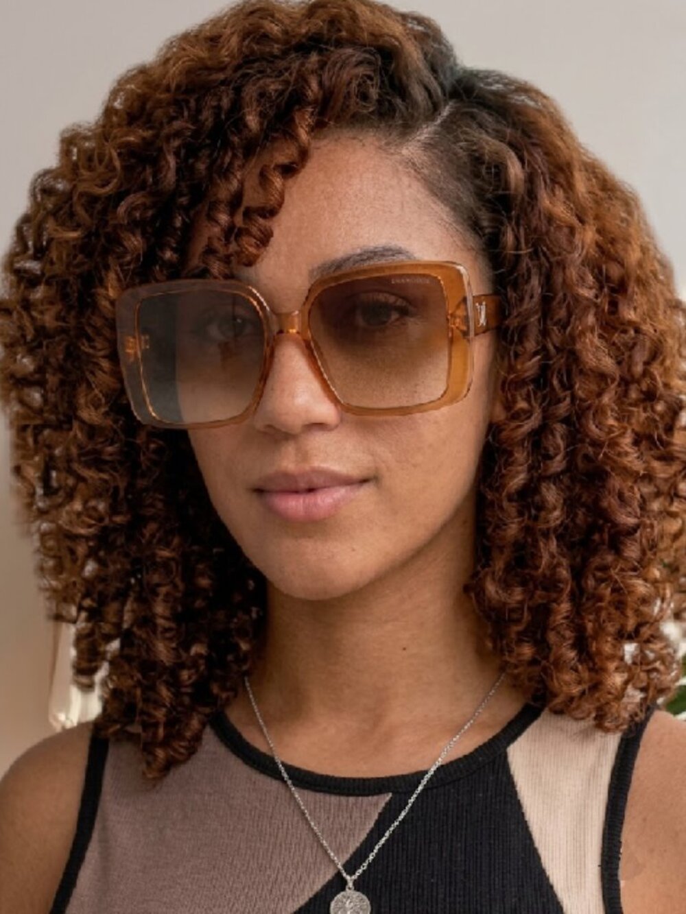 True Religion Amber Gradient Oversized Square Sunglasses - NWT - Picture 3 of 6